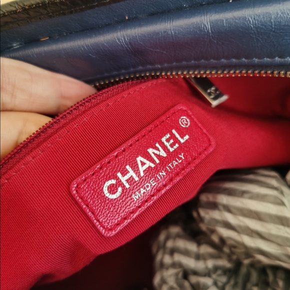 Chanel Gabrielle Bag medium Blue & Black - Picture 7 of 9